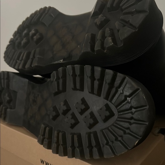 Dr. Martens Black Combat Boots with Air-Cushioned Sole - Picture 6 of 8